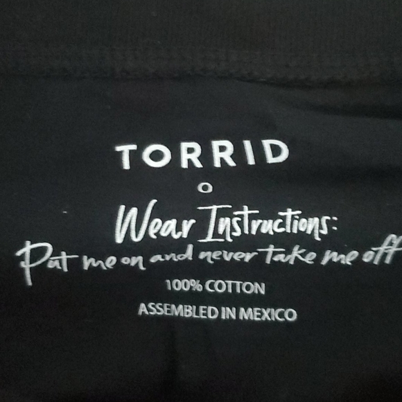 Torrid Rose & Skull Gold Foil T-shirt - Picture 5 of 5